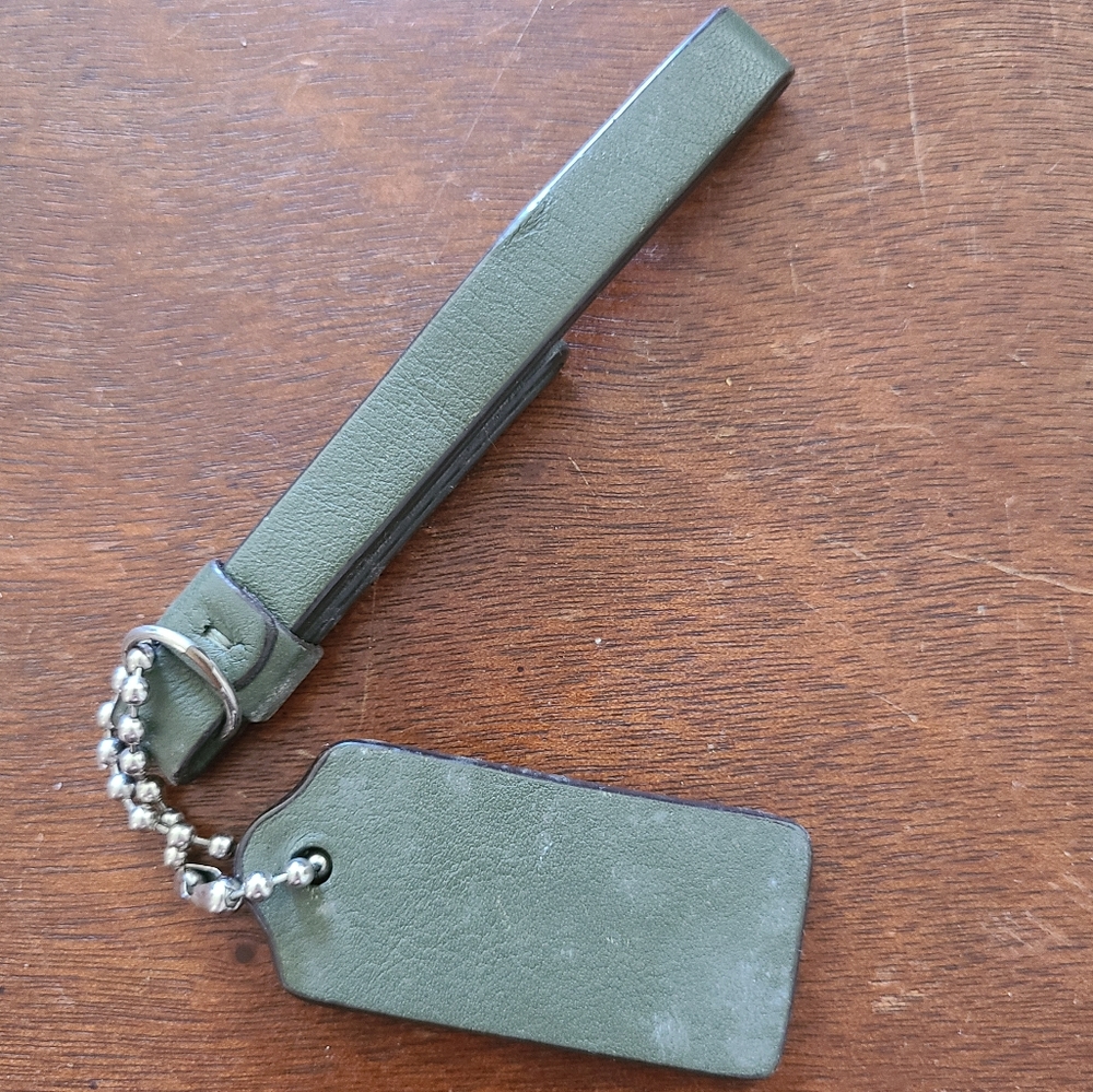 coach • green leather keychain - Picture 3 of 3